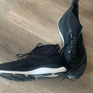 lululemon Women's Chargefeel 2 Mid Workout Shoe